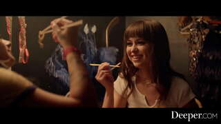 Globlje. Sexy babes uživajo lezbijke, jebi