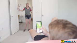 ���သနားခံ stepsis ရှုံးသူမ၏အပျိုနှင့်အတူလုပ္မဲ့