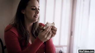 Tesón MILF Chanel Preston mamar pau e quedou fodido duramente