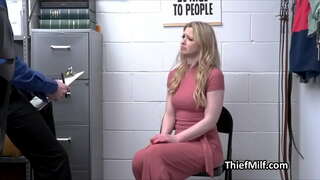 Blondínka manželka Sunny Lane zatkli a v prdeli