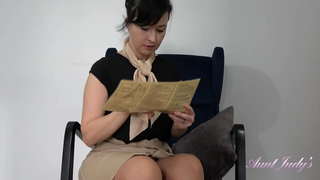 Big Tit MILF skrydžio palydovas Wanilianna - Upskirt, Kelnaitės ir Kojinės