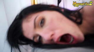 МАМАСИТАЗ - латин америкаһы Менән режиссер үҙе Идеаль Көллият выебывать үҙенең ҡәтғи Кинозвезда Киска