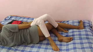 ���ოლეჯის გოგონა იღებს Nasty On A Dick In Black Lingerie