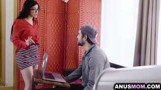 ���श्चर्यजनक जूलिया डे लूसिया प्यार करता है एक बड़ा मुर्गा उसके गधे में