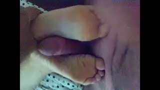 Хатыны дразнила ножкой...