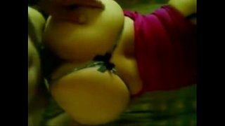 Busty लैटिना के साथ एक विशाल गधा एक बड़ा डिक ले रही