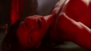 Jessica Biel Striptizë dhe Lakuriq në Pluhur Blu