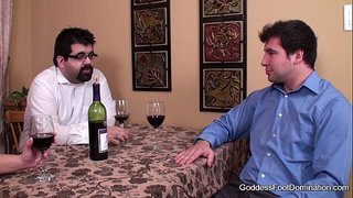 ���ॉब - पत्नी के साथ बंद कर देता है के तहत तालिका के व्यापार समझौते