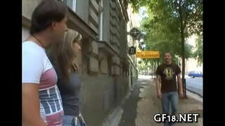 ���ालक बैठता है और साफ झलकती है