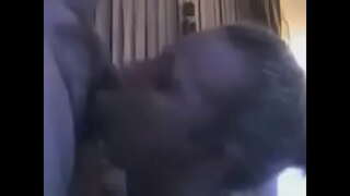 Cornea 30&#039; anniculos flavis sugit et deepthroats.