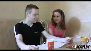 Tsara tarehy ara-dalàna faha-zatovo anjely mijoro doggy lamaody