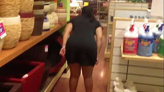 Culona azt tanítja, punci, valamint a seggét a boltban