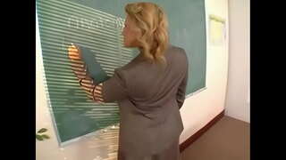 Busty Athro fucks BBC Myfyrwyr