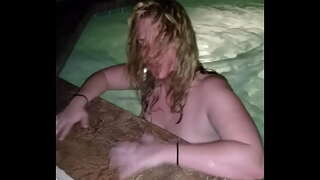 ���ాలా పెద్ద బాత్రూమ్ పసికందు