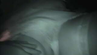 ���ेरो पत्नी संग कार मा जिब्रो-र-पर्खने कोठा मा मोटेल