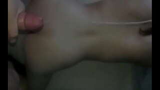 Огромная сперма вытекает веревками из спины жены (замедленная съемка)