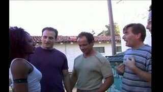 Sexy ebono interacial blowbang