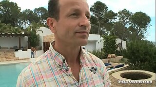 Kelba Selvaġġi Li Jittrattaw Iż-Żewġ Sriedaq