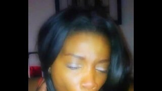 DaRealAnisa वर एस.