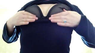 Sasa बड़े स्तन