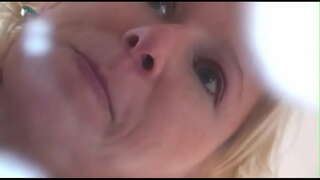 Кызлар Плюются беренче заттан