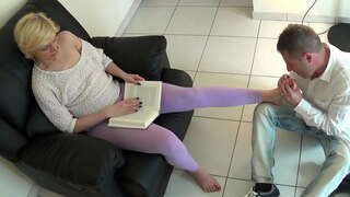 Leccami i Piedi e ti Piscio In Bocca