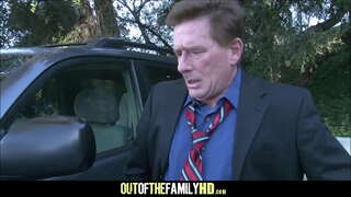 ���ुवा सुनहरे बालों वाली किशोर और