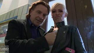 Vivian Schmitt krioklys, &quot;paparazzi&quot; aukoms .....