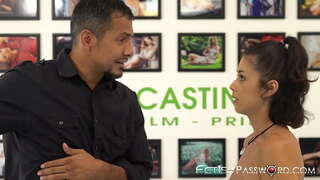 Mescolando teen rough sex con stud