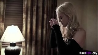 Blondynka Кенна połyka wielkiego kutasa małych rączek, i jej cipki, ostro pieprzą!