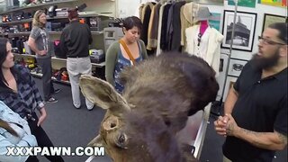 XXXPAWN - वे कभी नहीं गया है के साथ एक आदमी से पहले, लेकिन वे पैसे की जरूरत है