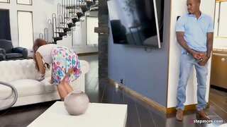 Böyük bir Qara Üzvü təsəlli tapır ilə cinsi возбужденной милфой