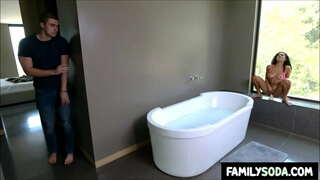 Addım-qardaşı застает haqqında ümumi bacısı трахающейся дилдо vanna otağı