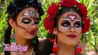 Mga Babaye - Twistys