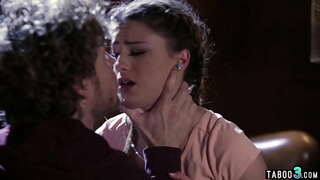 Детектив ҡушып завитками уның ҡәнәғәтләндереү өсөн төрмәнән ҡасыуы