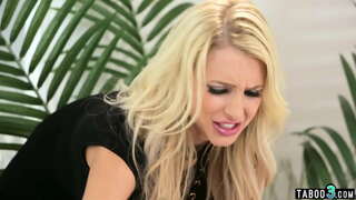 ���ෝපයට කූගාර් බිරිඳ ආර්. මගුලක්ද, නාඳුනන කෙනෙක් සමඟ