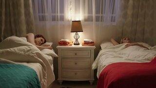 ˠ�즈비언 부드러운 재미있는 사이에 빨강 머리고 금발이 병아리