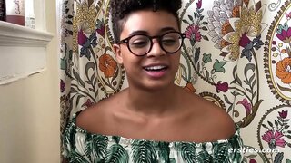 ���ავი თაფლი მუშაობს იგი 2 სათამაშო,