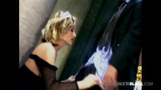 ���ेक्स, में, लंड, अंतरजातीय इच्छाओं... सुंदर काले बेब, Bettina और गर्म सुनहरे बालों वाली, जेसिका मिल सकता है उनके गुलाबी pussies और गर्म मुंह में मुर्गा के साथ भरवां! पूरा झाड़ और 1000s अधिक पर PrivateBlack.com!